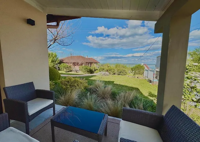 Azur - Panoramic Escape Villa