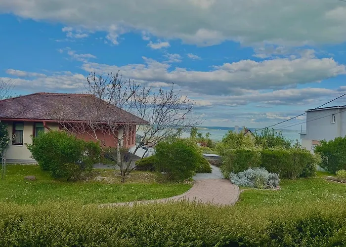 Azur - Panoramic Escape Villa Balatonalmadi