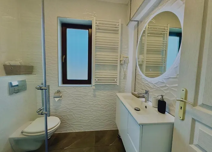 Villa Azur - Panoramic Escape Balatonalmadi